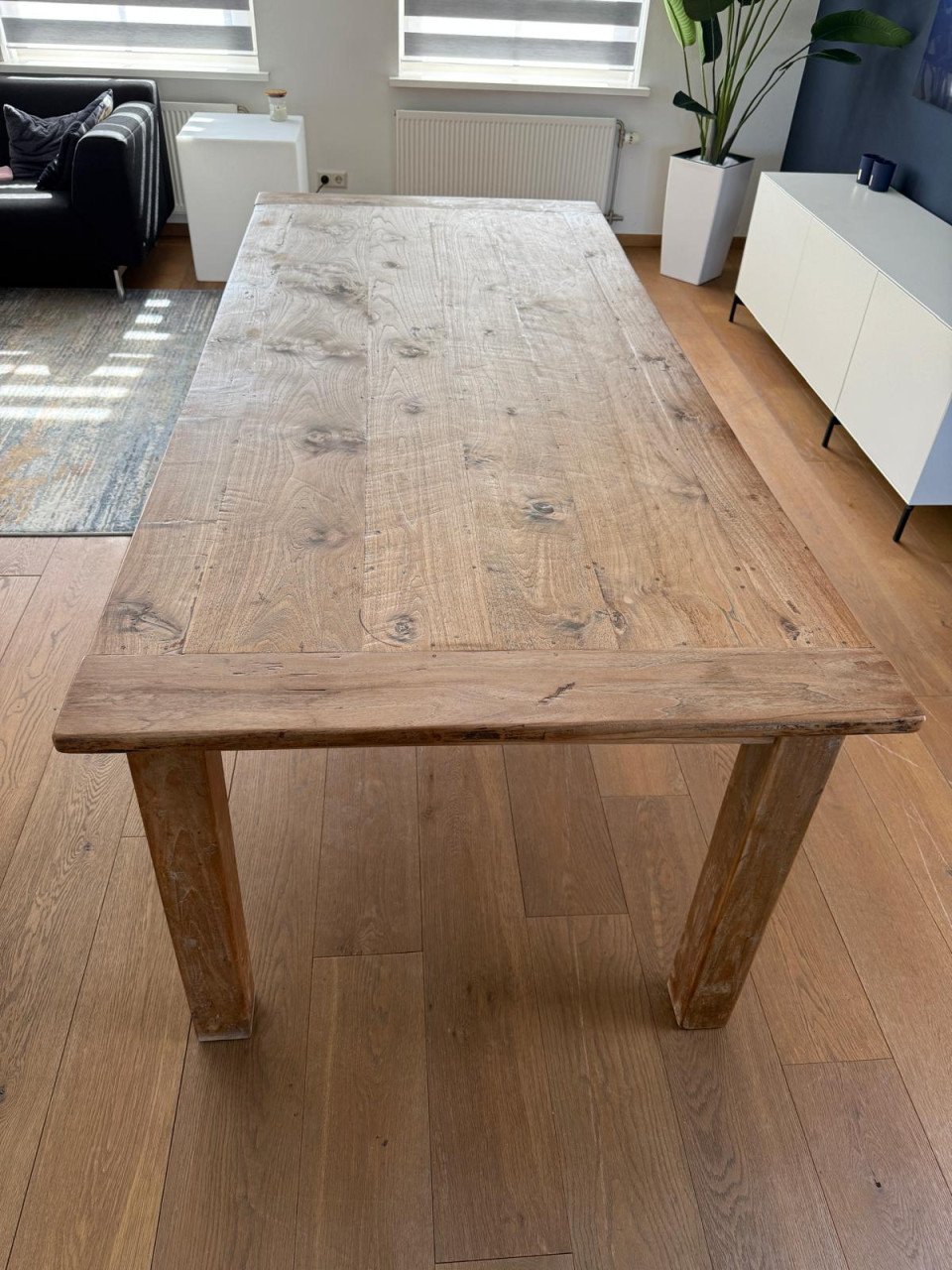 Mooie houten eet en leef tafel 220x100
