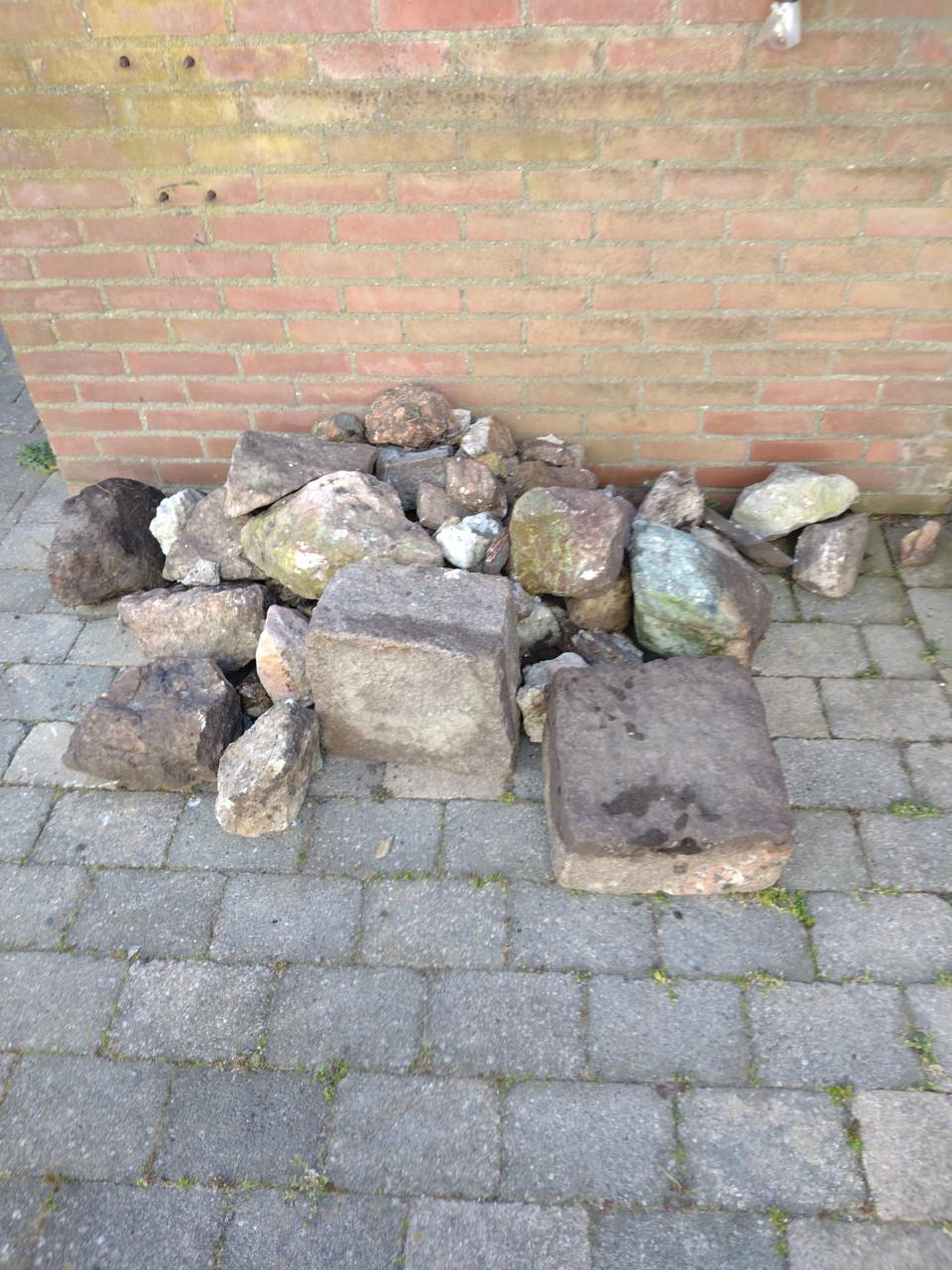 Vijver stenen  rots tuin.gratis in Vlissingen