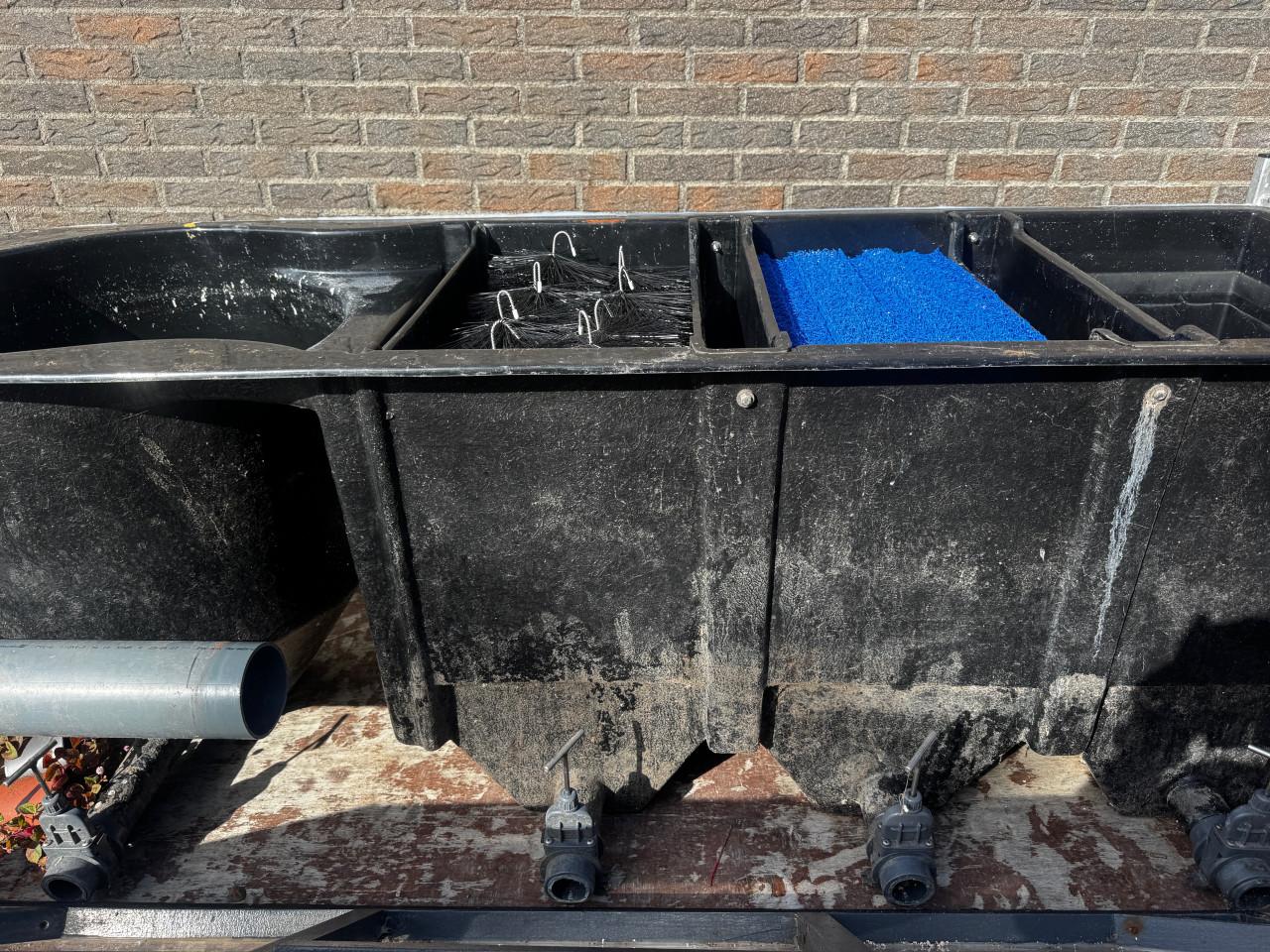 Vijver filter professioneel 210 x70 met borstels en matten MET WEG
