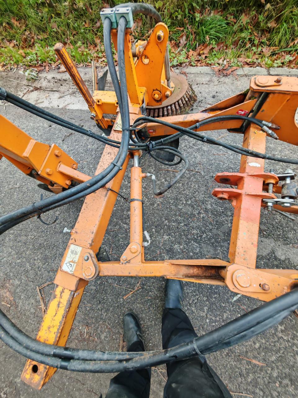 Vandaele onkruidborstel okb tractor wiellader unimog
