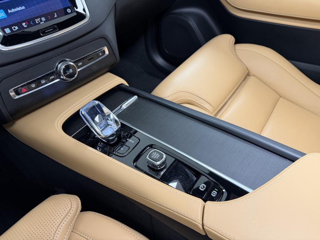 Volvo XC90 2.0 t8 plug-in hybrid awd ultra bright | luchtvering | b&w | mas