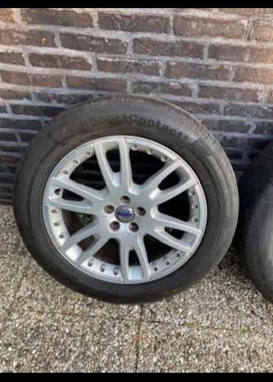 Lichtmetalen velgen met zomerbanden