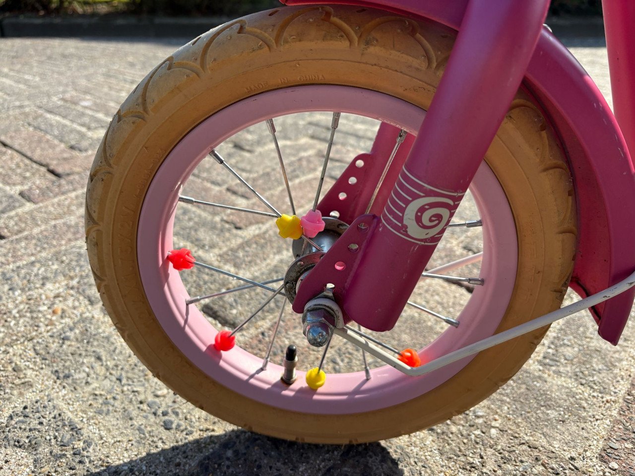 Leuke roze Loekie step met zadel