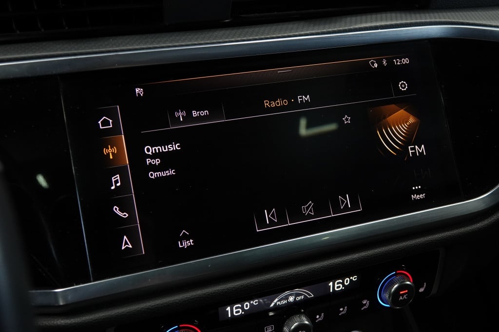 Audi Q3 35 tfsi pro line | pano | matrix | maxton | camera |