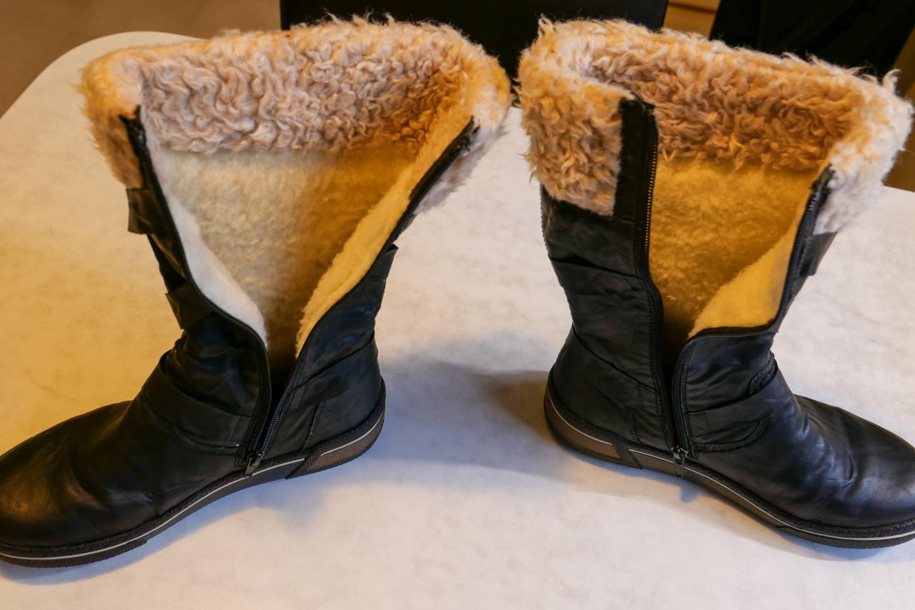 Mooie nieuwe dameslaarzen , Maat 37