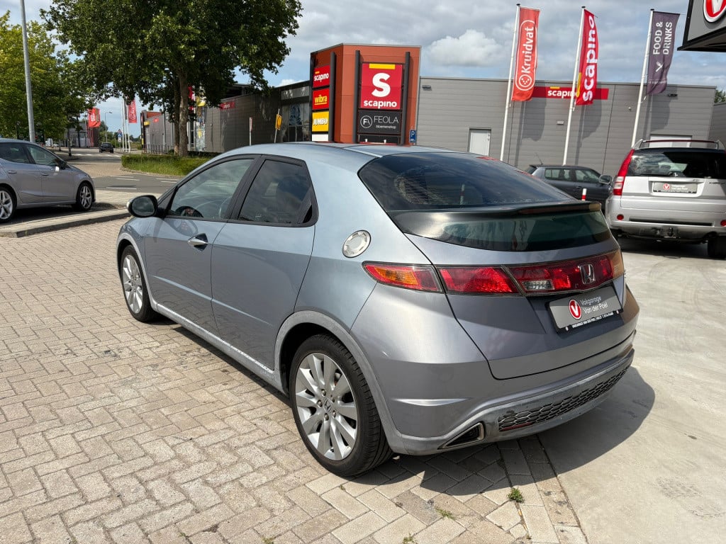 Honda Civic 1.8 executive