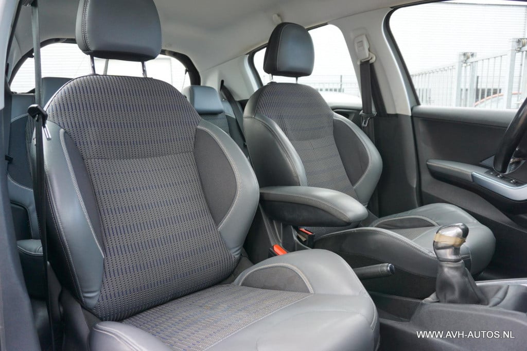 Peugeot 208 1.6 bluehdi blue lease executive, lesauto!