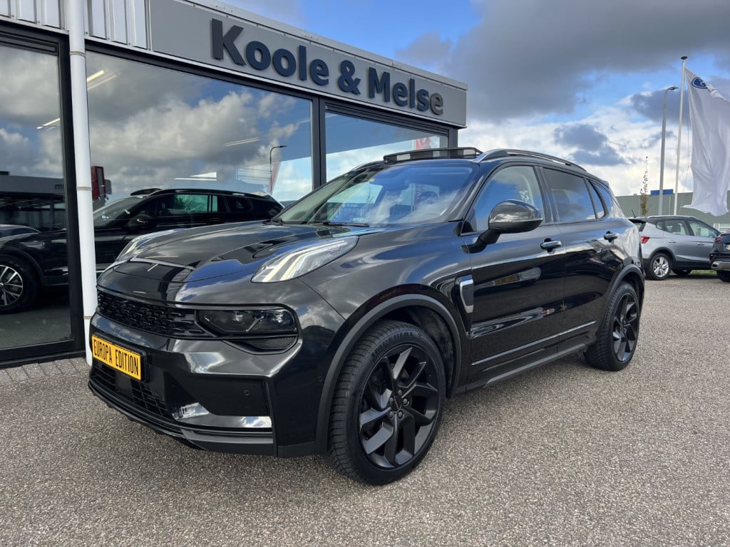 Lynk & Co 01 1.5 261pk phev , black edition , zwarte velgen , panodak , 360