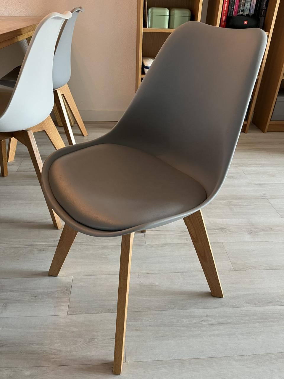Eikenhouten eettafel + stoelen