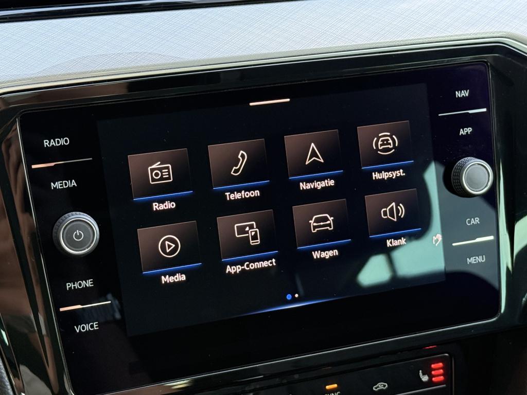 Volkswagen Passat variant 1.5 tsi business | electrische trekhaak | acc | m