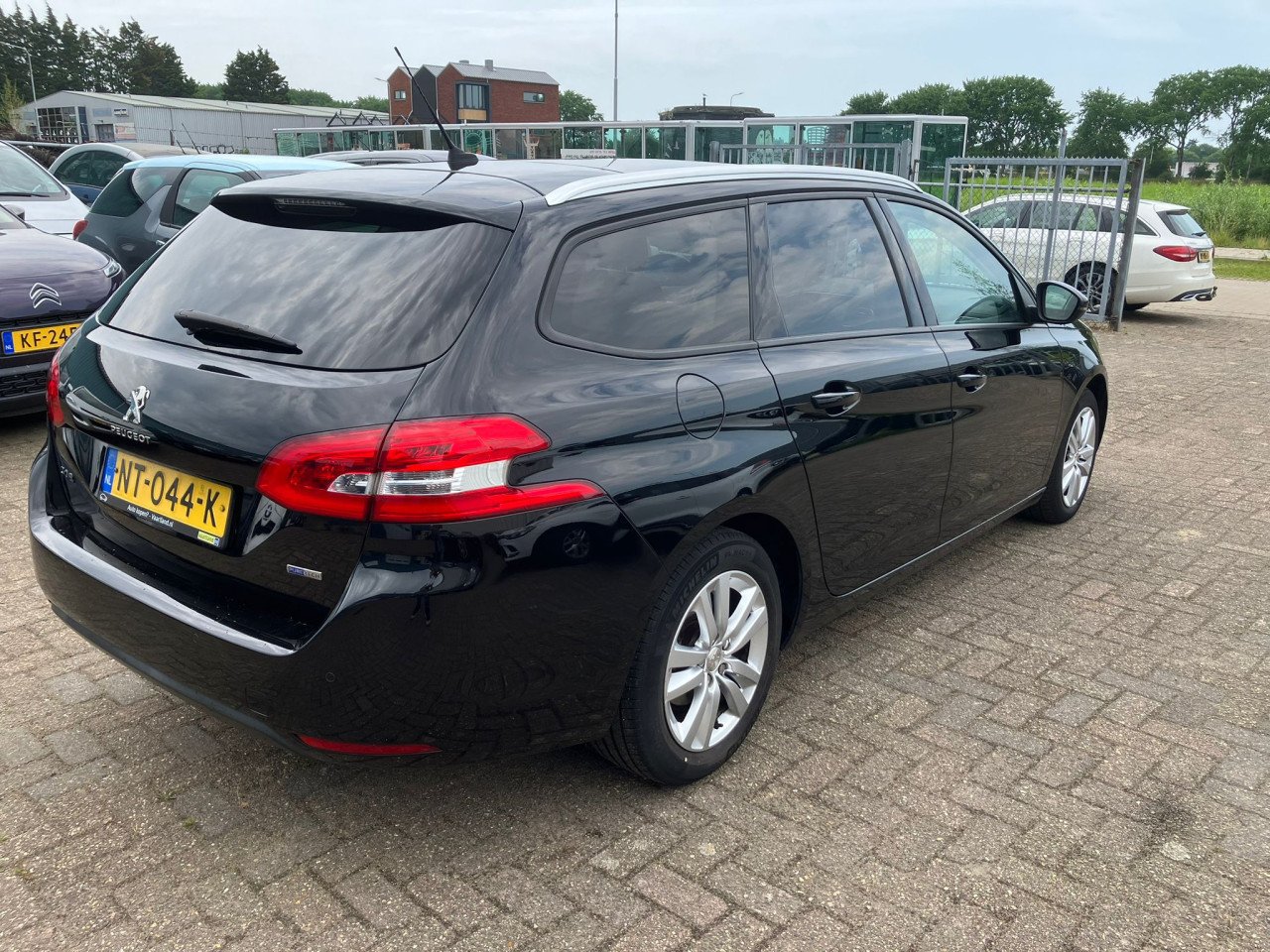 Peugeot 308 sw 1.2 pure tech blue executive