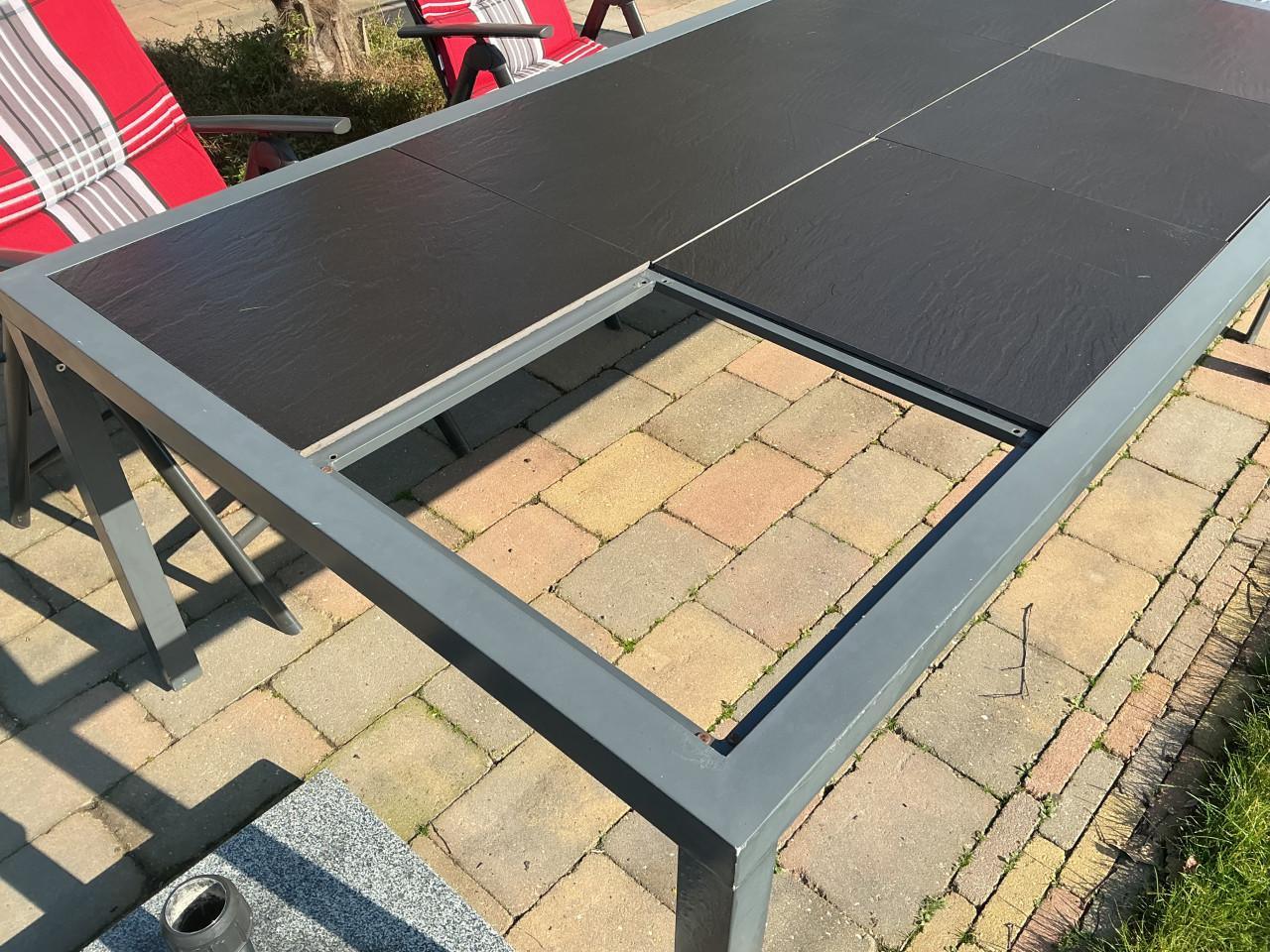 Tuintafel en 4 stoelen