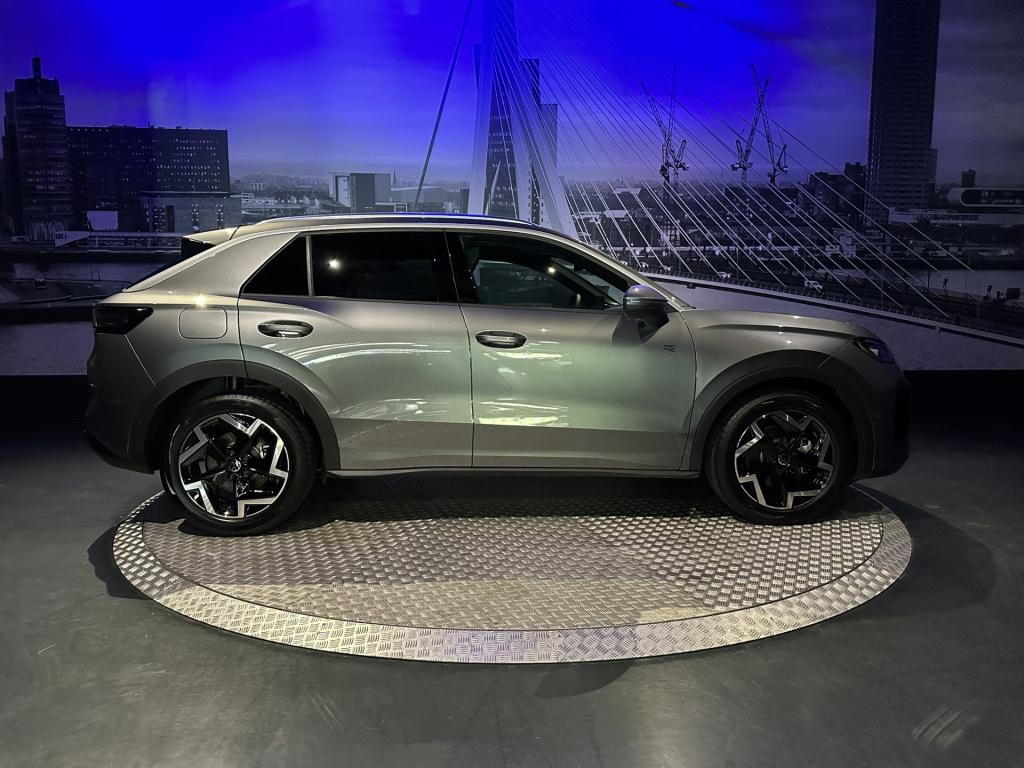 Volkswagen T-roc 1.5 etsi r-line first edition *led*camera*