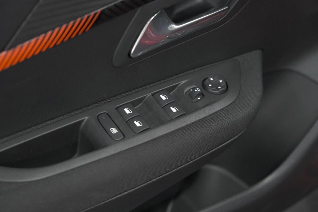 Peugeot 208 ev active pack 50 kwh | 92.5 % soh | navigatie | parkeersensore