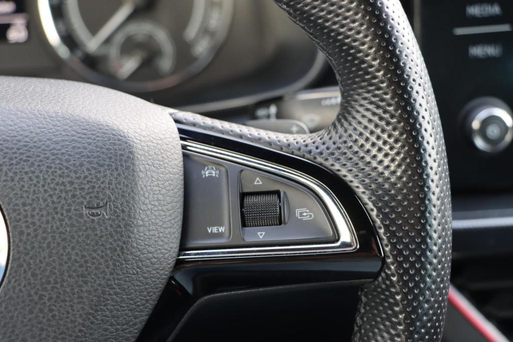 Skoda Scala 1.0 tsi sport business 115pk dsg7