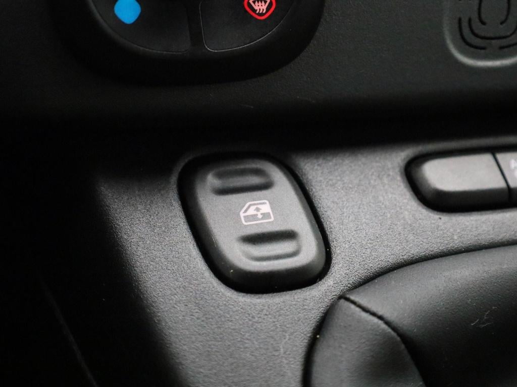 Fiat Panda 1.0 hybrid city life | apple carplay / android auto | airco | cr