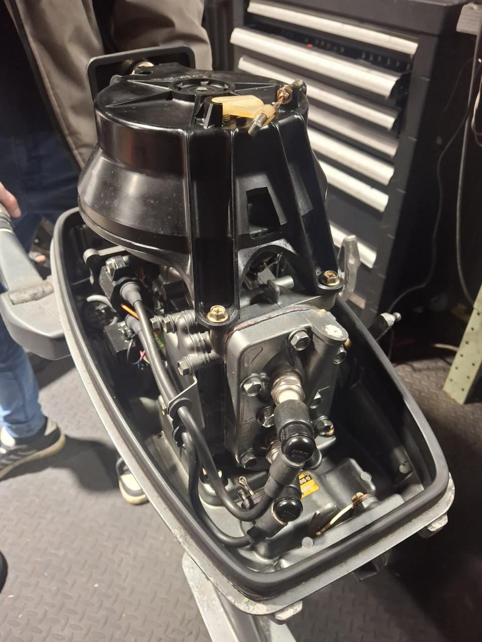 Suzuki 8 pk buitenboordmotor kortstaart in goede staat