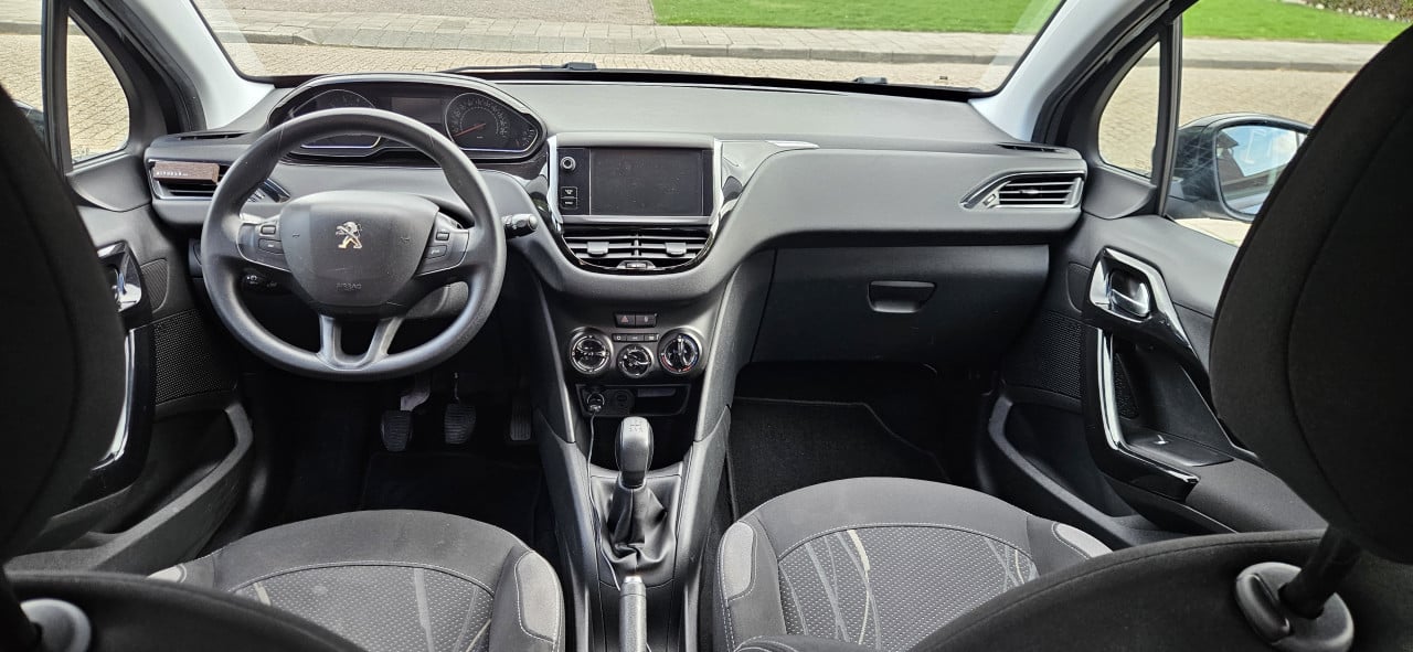 Peugeot 208 1.2 VTI 60KW/82PK 5-D 2013 Zwart