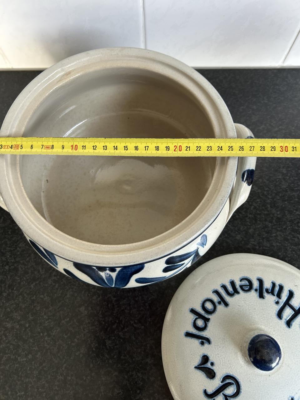 Bretonischer Hirtentopf.  Soort Römertopf,