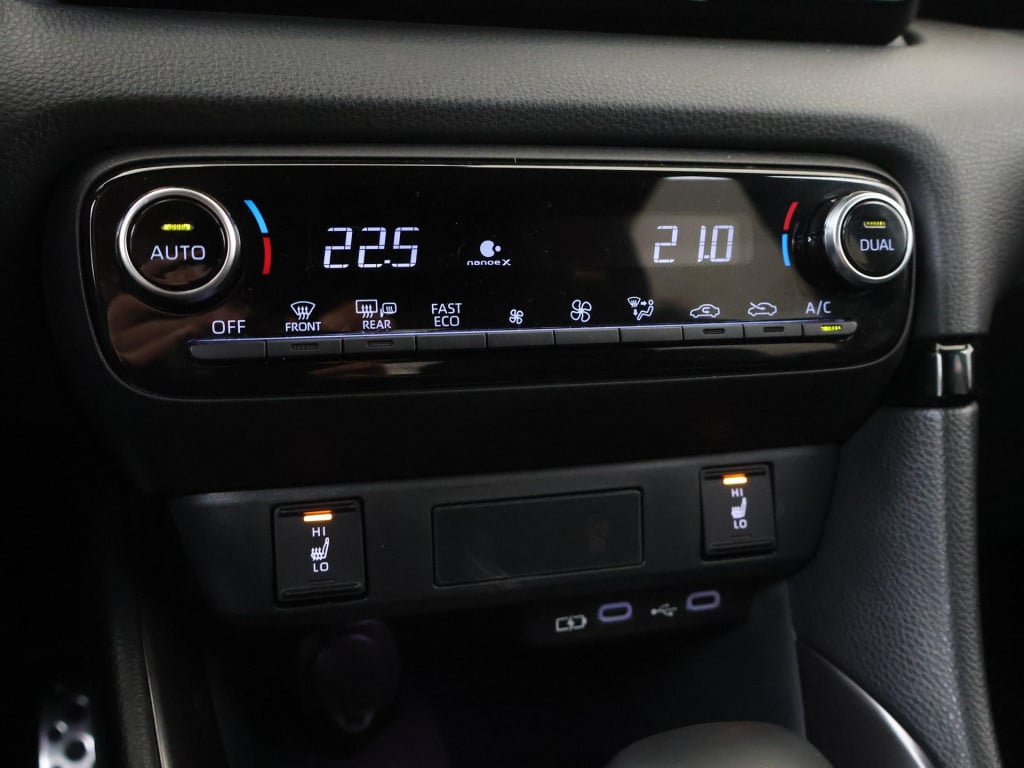 Toyota Yaris 1.5 hybrid 130 gr sport