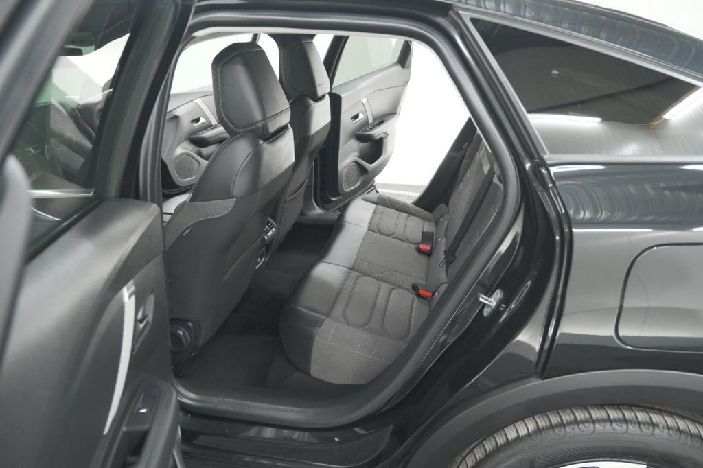 Citroen C4 puretech 131 eat6 shine | camera | head-up display | navigatie |