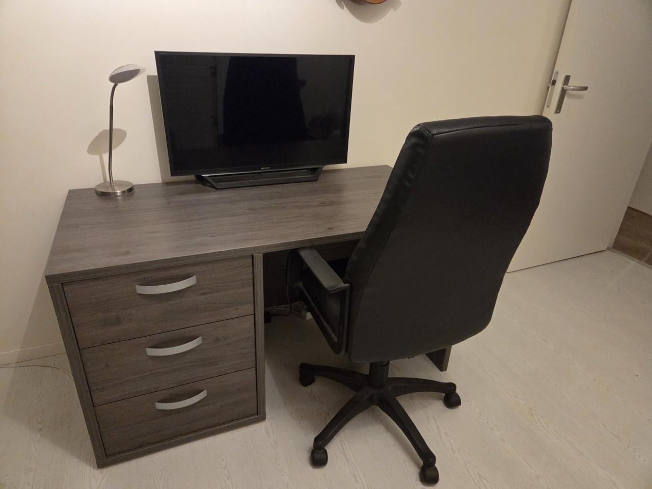 Bureau incl. bureaustoel