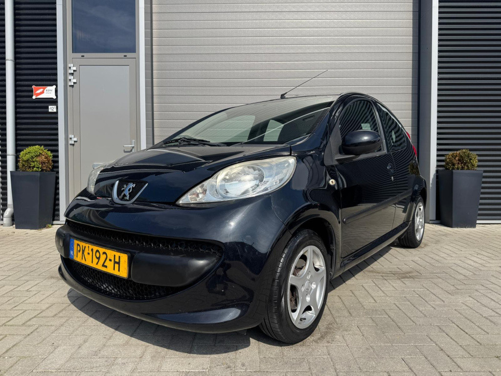 Peugeot 107 1.0-12v xs urban move/nap/apk/airco