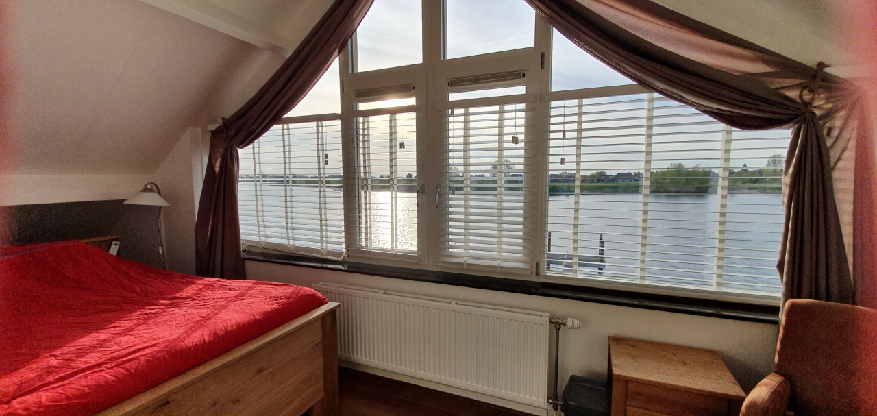 2 Vakantiehuizen HOME 258 of RIET 159 direct aan het water: zwemmen!