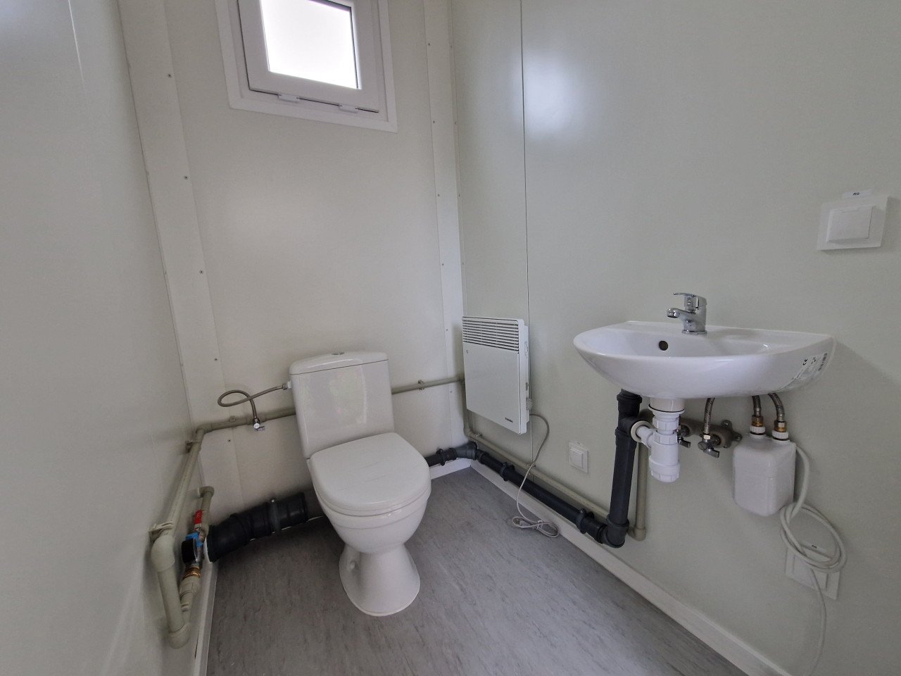 Nieuwe 6x3m kantoorunit / uitvoerderskeet met keuken en wc