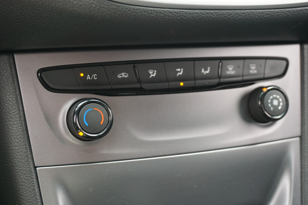 Opel Astra 1.0 online edition navi / trekhaak / led / airco