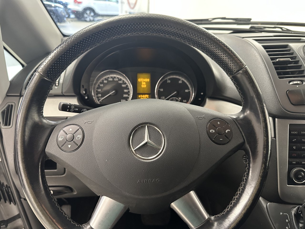 Mercedes Vito Camperbus 5 persoons 72.500km