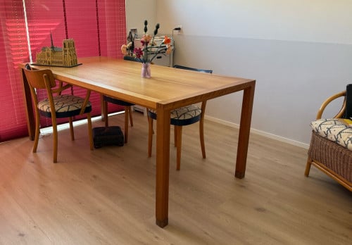 Kersenhouten tafel