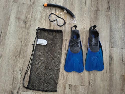 Mooie, complete snorkelset! Duikbril, snorkel, zwemvliezen.