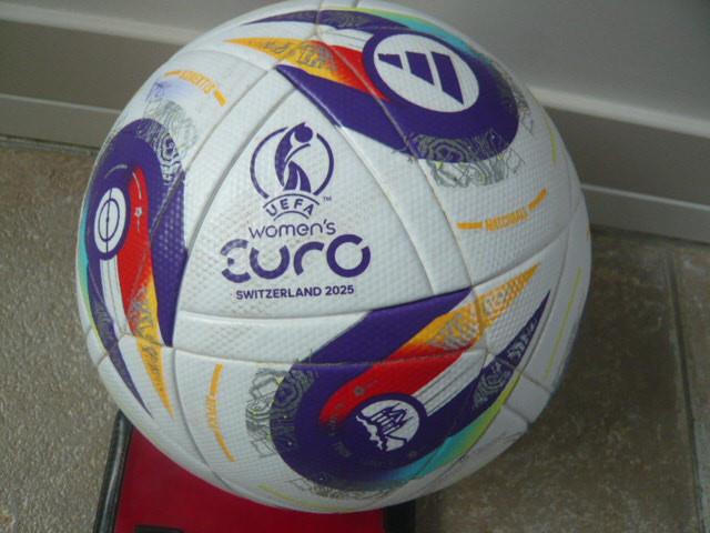 Z.G.A.N. WEDSTRIJD VOETBAL MT 5 VAN ADIDIAS