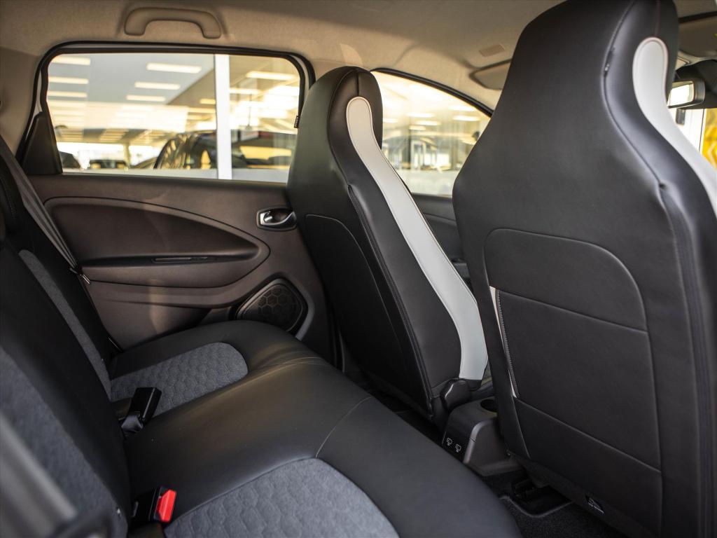 Renault Zoe r135 135pk intens automaat | soh 95% |navigatie | camera | park