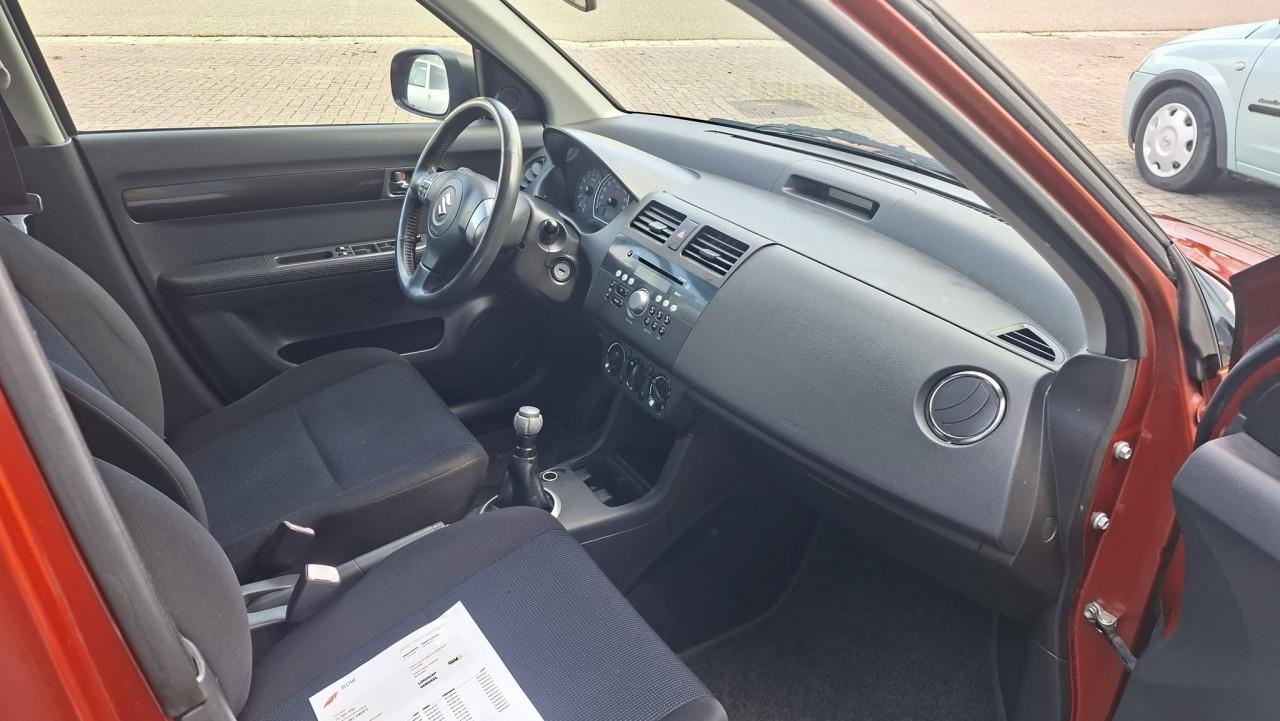 Suzuki SWIFT 1.3 Shogun 5deurs bj:2007 airco lm-velgen apk 2027 !!!
