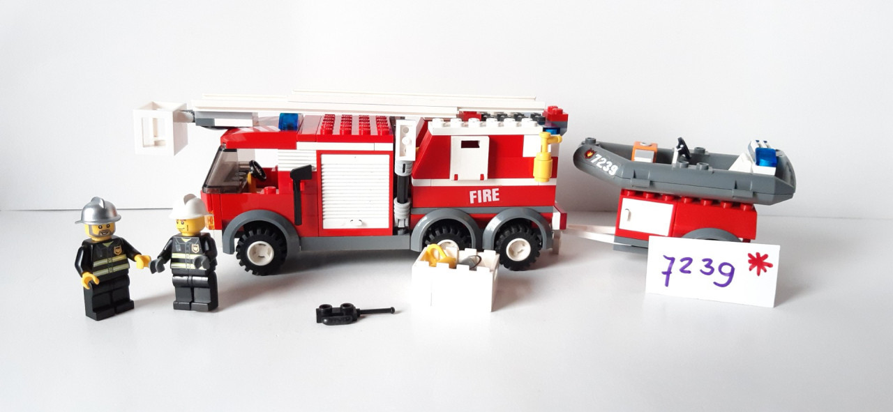Lego 7239 brandweer ladderwagen met aanhanger en bootje