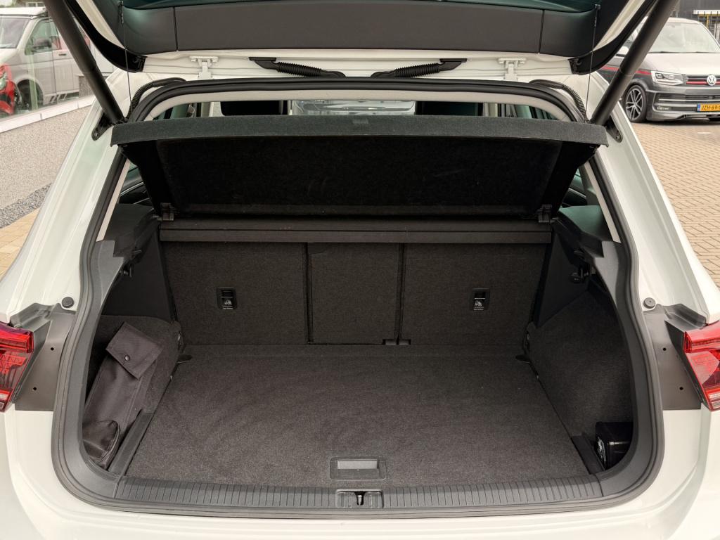 Volkswagen Tiguan 2.0 tsi 4motion r-line 220pk | acc | pano | stoelmassage 