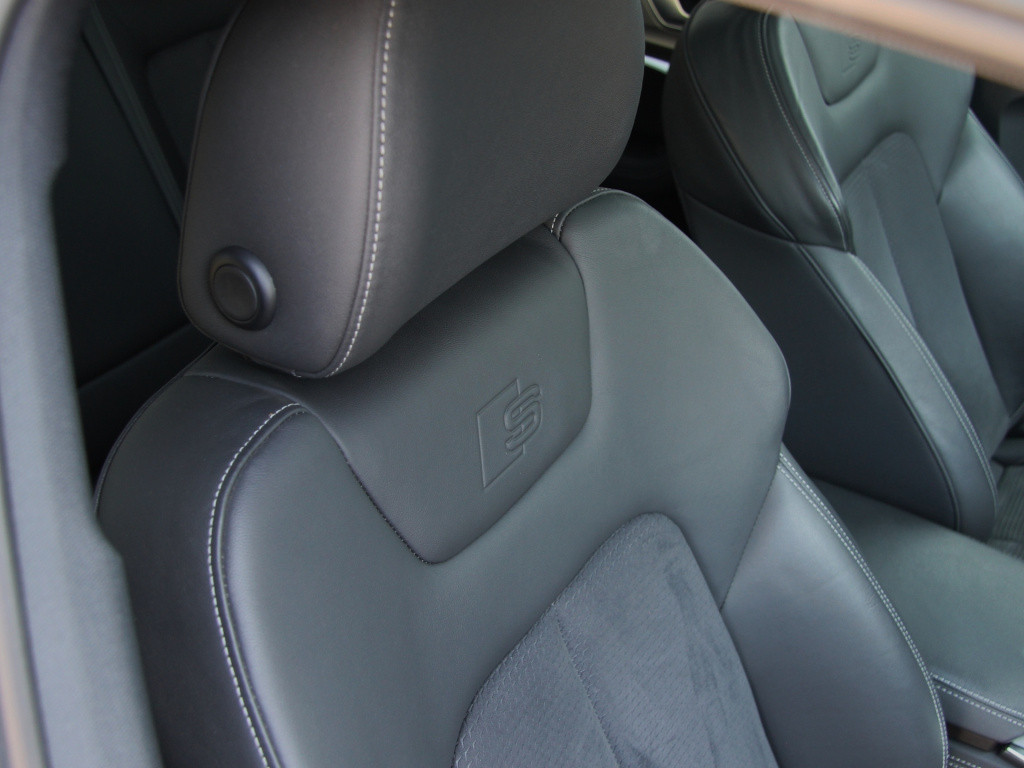 Audi A6 avant 55tfsi e hybrid 367pk quattro competition s-line | pano dak |