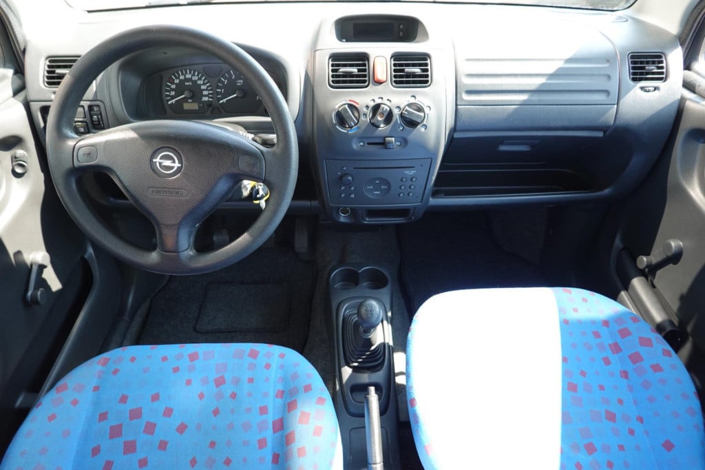Opel Agila 1.2-16v comfort