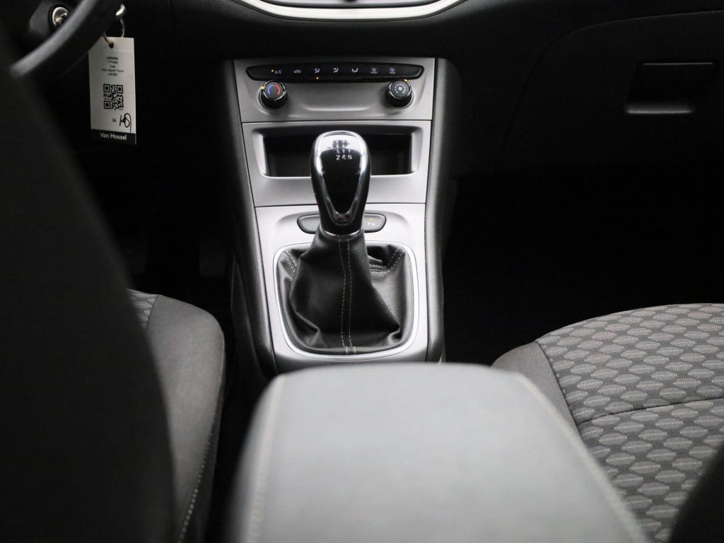 Opel Astra sports tourer 1.2 edition | parkeer sensoren | cruise control | 