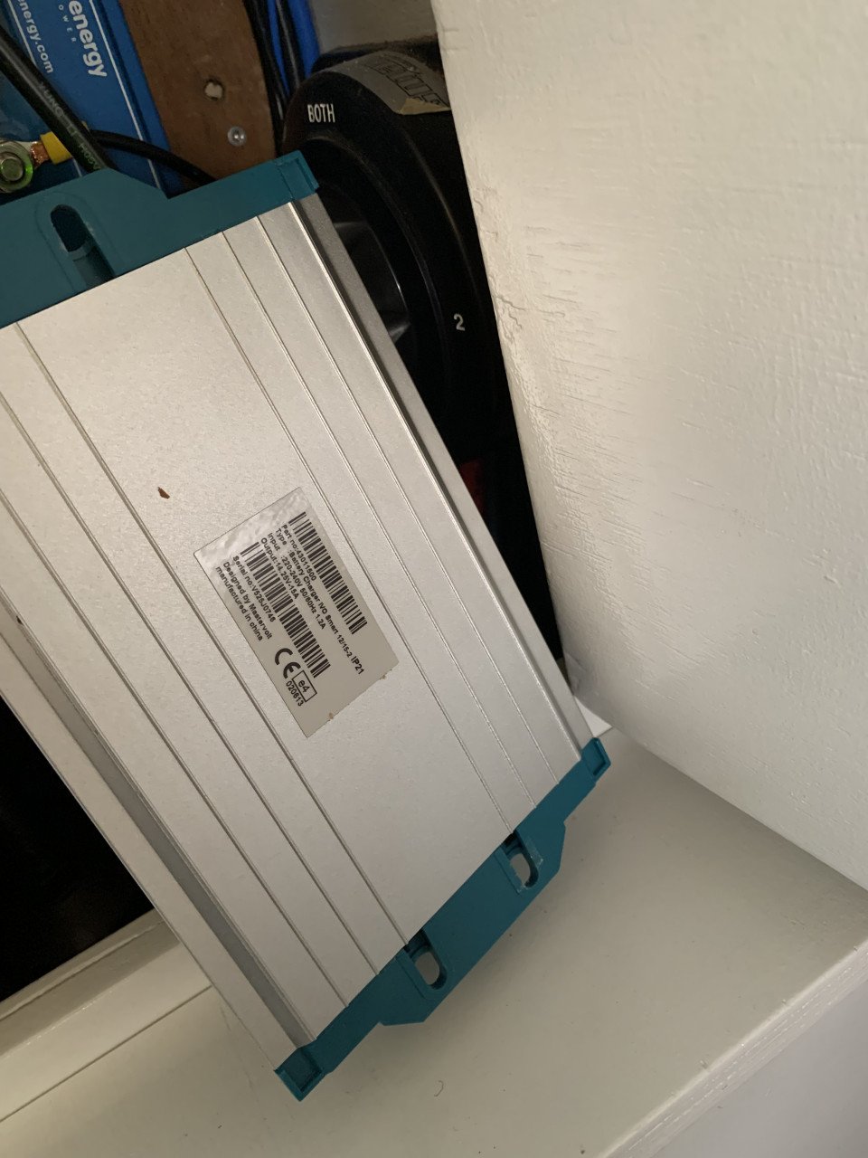 Te koop Mastervolt lader 12V 15A 2 outputs