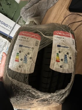 2 NIEUWE AUTOBANDEN T-TRAC 2 VREDESTEIN