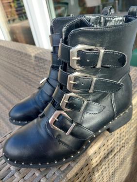 Als nieuwe zwarte stoere damesboots mt 37