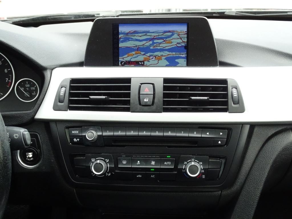 BMW 3-serie 316i upgrade edition automaat | leder | schuif-/kanteldank | xe