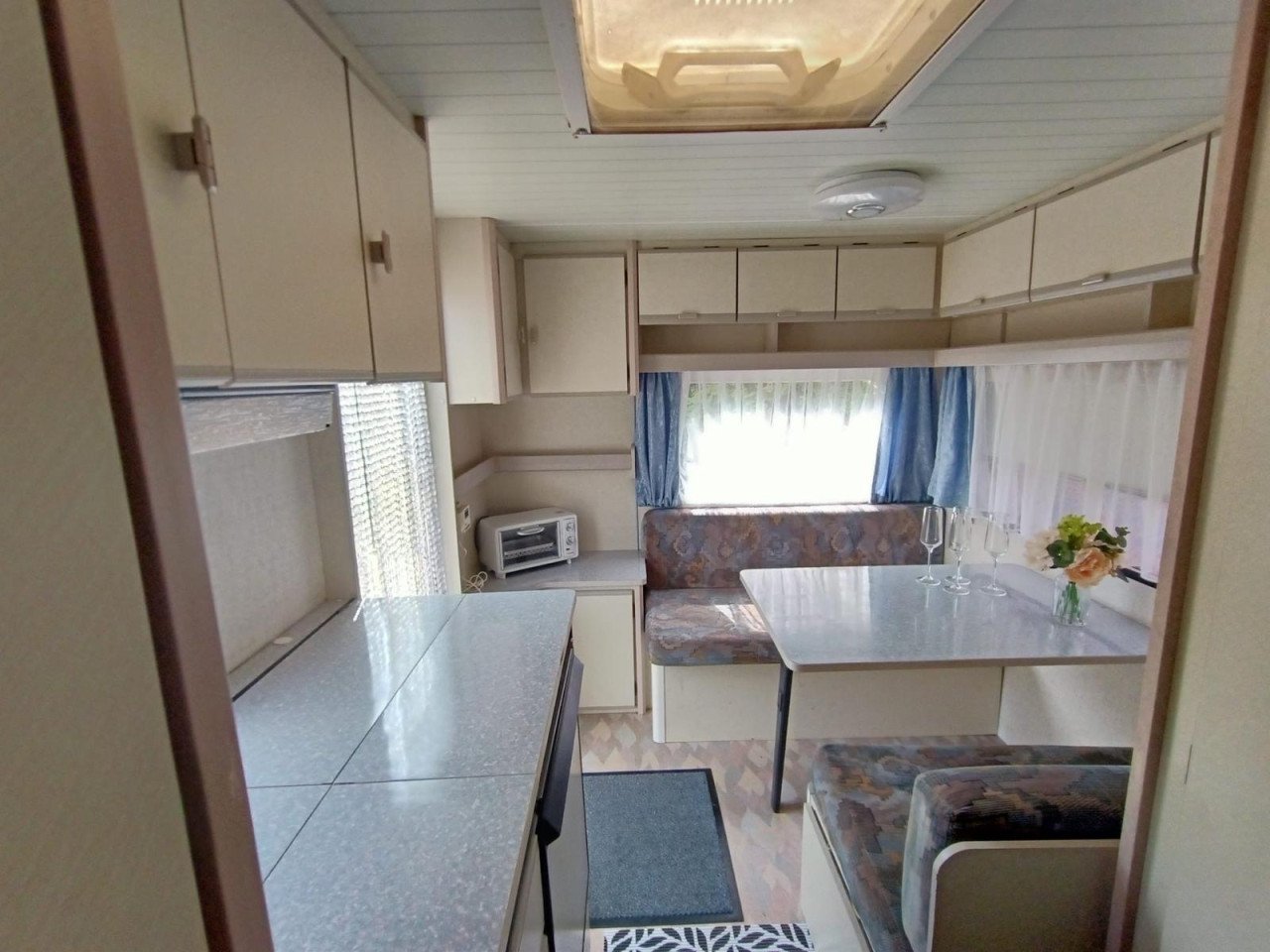 Gezinscaravan Burstner 440 , 1991 met voortent en luifel
