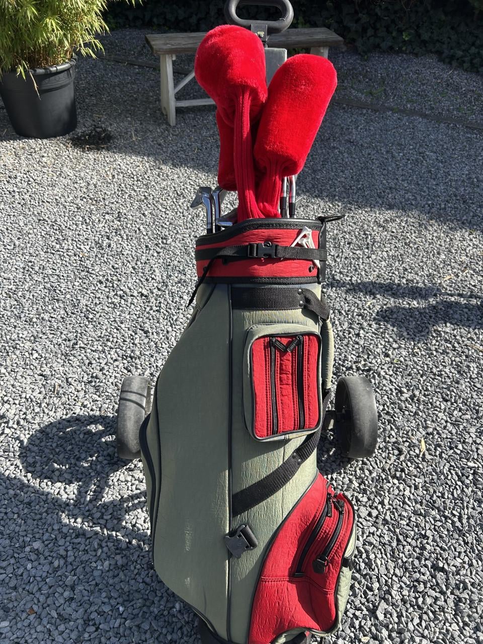 Trolley met compleet set golfclubs