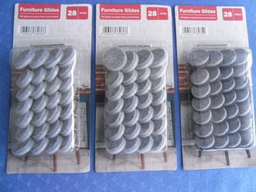 84 MEUBEL VILTGLIJDERS 24 MM NIEUW MET NAGEL