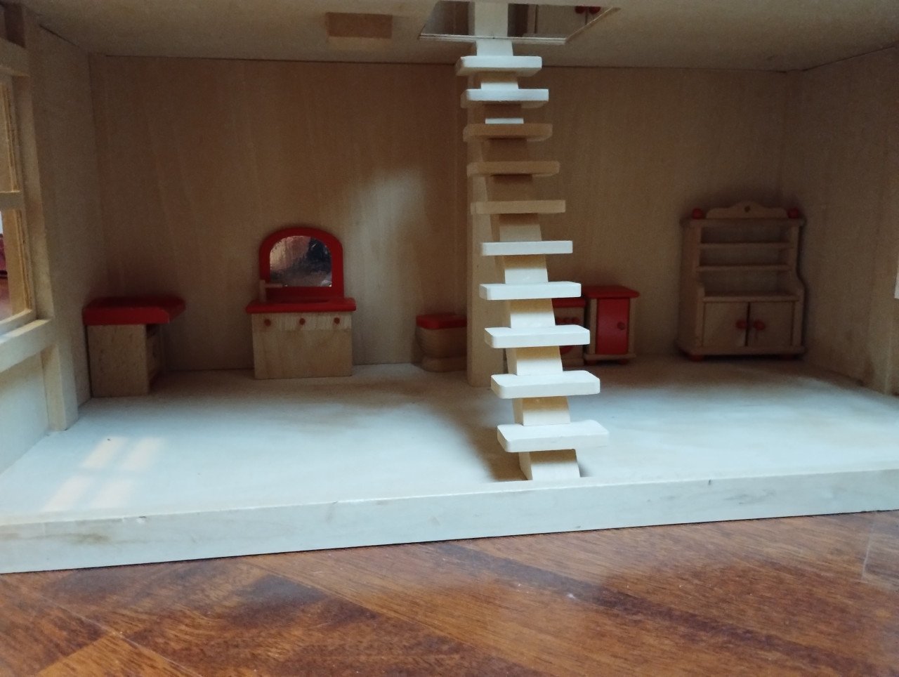 Houten poppenhuis