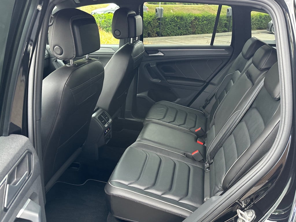 Volkswagen Tiguan 1.5 tsi 150pk dsg r-line | black style | leder | trekhaak